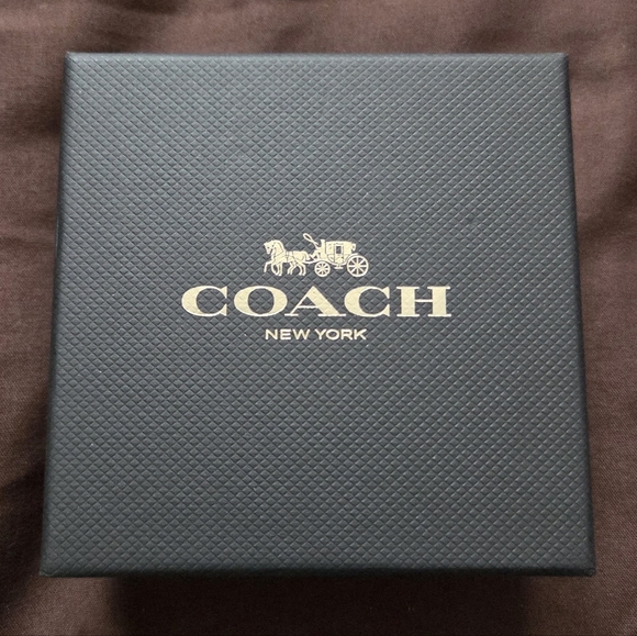 COACH Boxed Signature Pave Heart Stud Earrings Set, 3 pairs Rose Gold Gift NWT - Picture 4 of 5